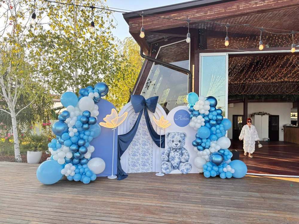 Decor de botez și aniversare pentru copii realizat de Decor Boutique Events, Ploiești