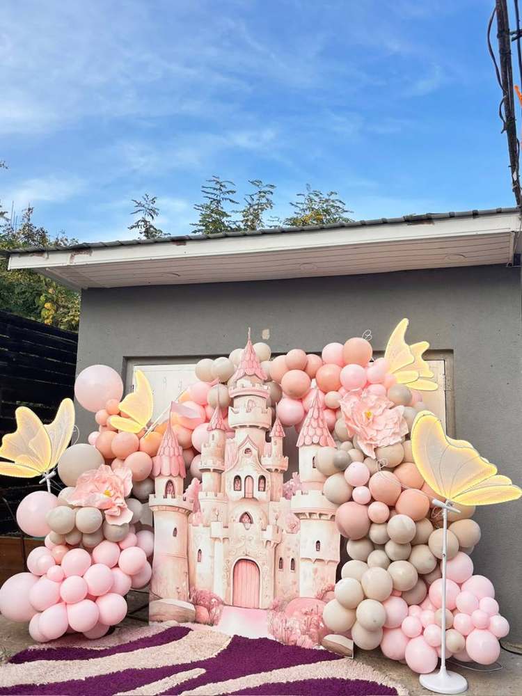 Decor de botez și aniversare pentru copii realizat de Decor Boutique Events, București