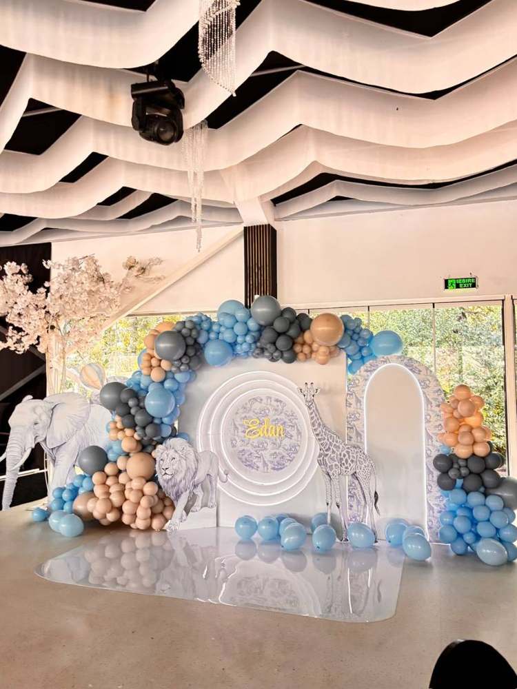 Decor de botez și aniversare pentru copii realizat de Decor Boutique Events, București