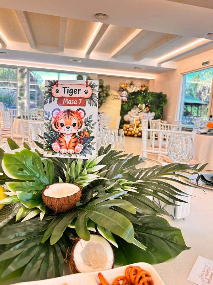Decor de masă realizat de Decor Boutique Events, Pitești