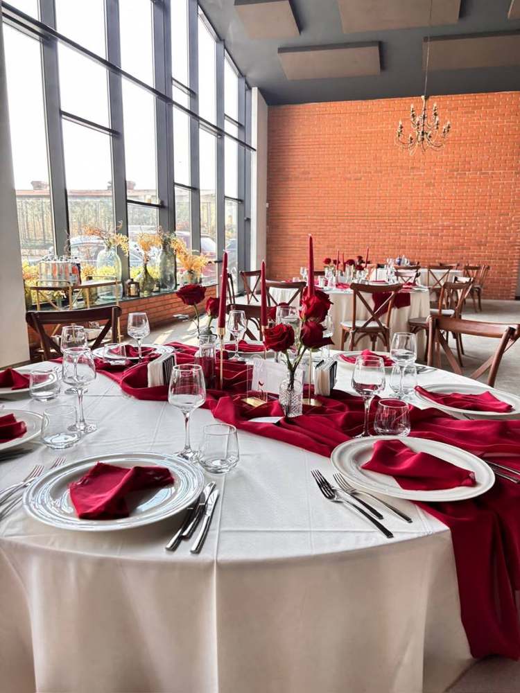 Decor de masă realizat de Decor Boutique Events, Pitești