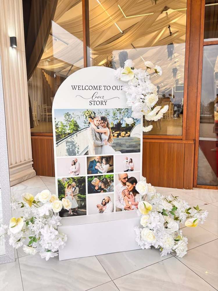 Panou de bun venit realizat de Decor Boutique Events, București